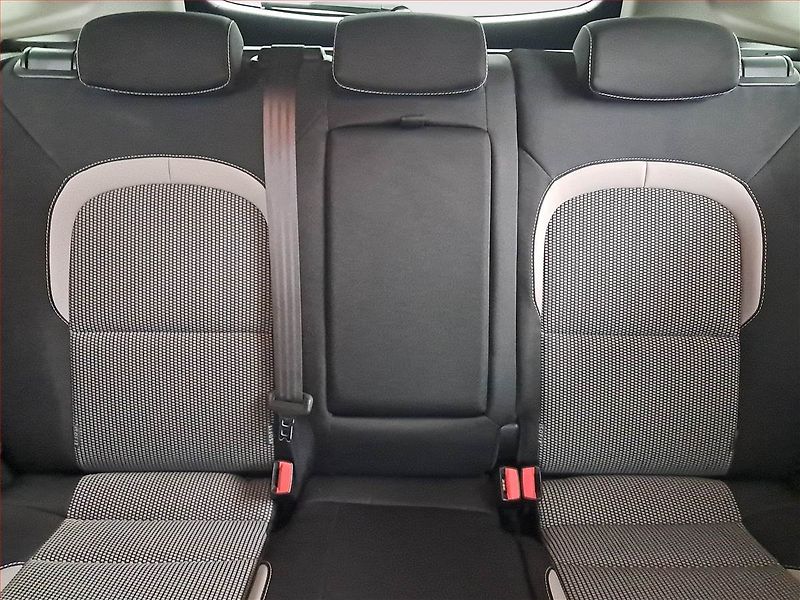 Kia Ceed (2016) 1.6 CRDi, Serv.kniha, Navi - fotka 10 z 19