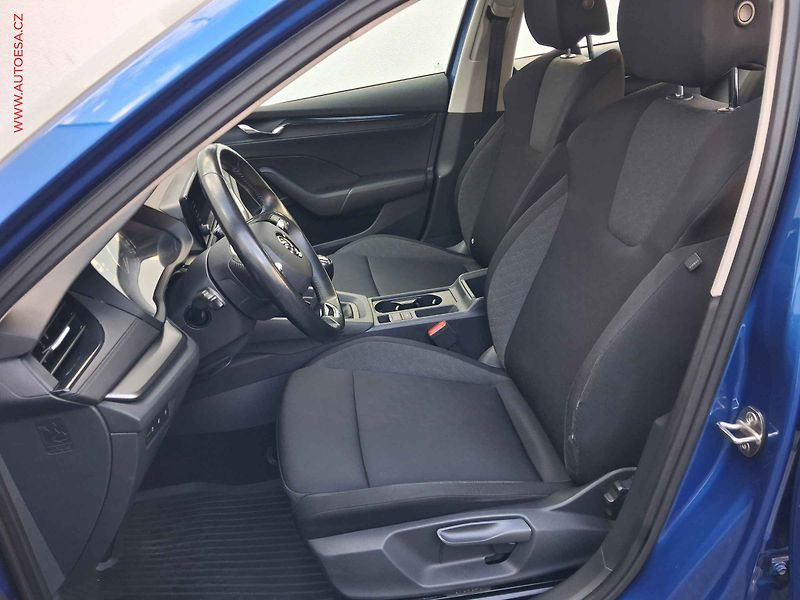 Škoda Octavia (2021) 1.5 TSi, ČR, LED, AC, temp - fotka 9 z 19