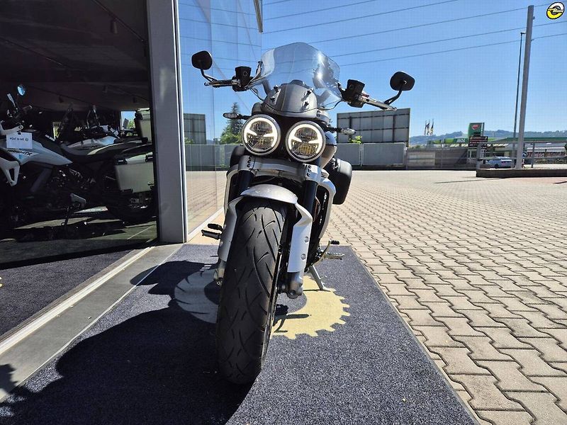 Triumph Rocket 3 (2022) GT (2022) – 1. majitel, Odpoče - fotka 9 z 26