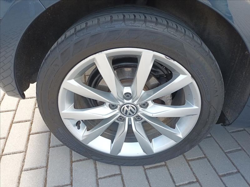 Volkswagen Golf 1,4 16V,59KW,TREND,KLIMA,VÝHŘE - fotka 31 z 50
