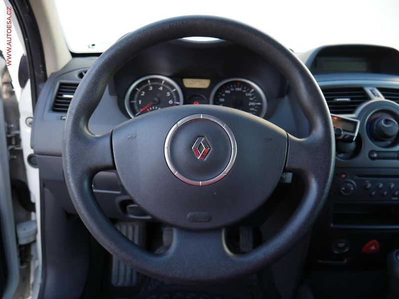Renault Mégane (2007) 1.4i, 1.maj,ČR, Klima - fotka 14 z 14