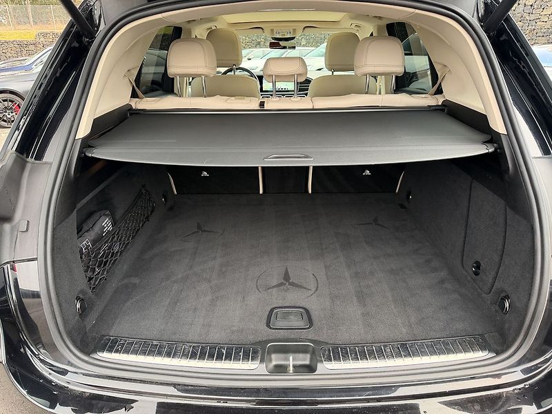 Mercedes-Benz GLE 400d 4MATIC - fotka 12 z 29