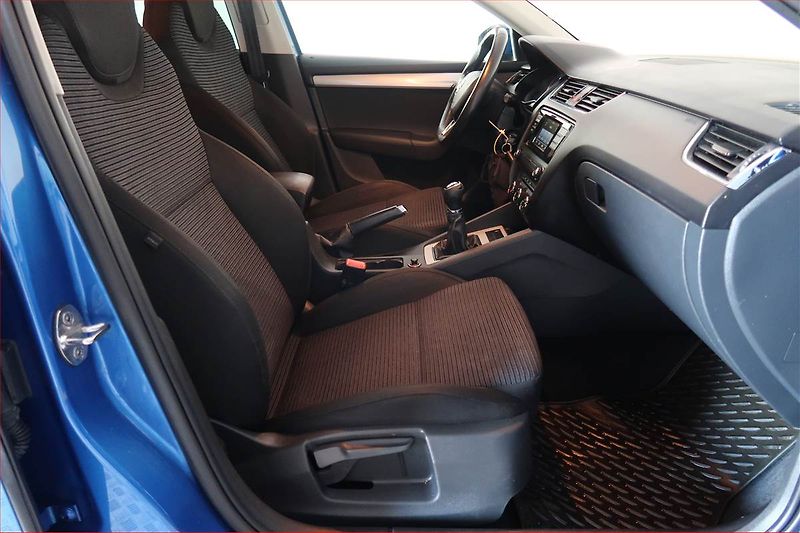Škoda Octavia (2015) Ambition 1.4 TSI, Tempomat - fotka 9 z 15