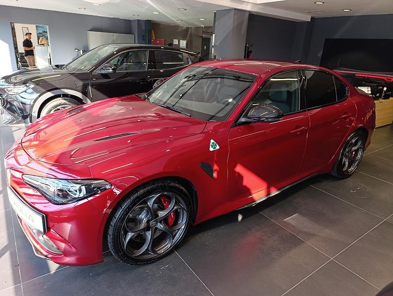 Alfa Romeo Giulia (2026) Quadrifoglio 2.9 V6 Turbo 520K - fotka 16 z 36