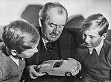 První Porsche - Model 356 ale zkonstruoval jeho syn