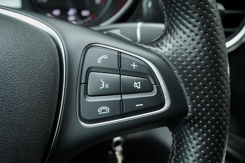Mercedes-Benz Třídy V V250d 4Matic, 7míst, Webasto - fotka 14 z 33