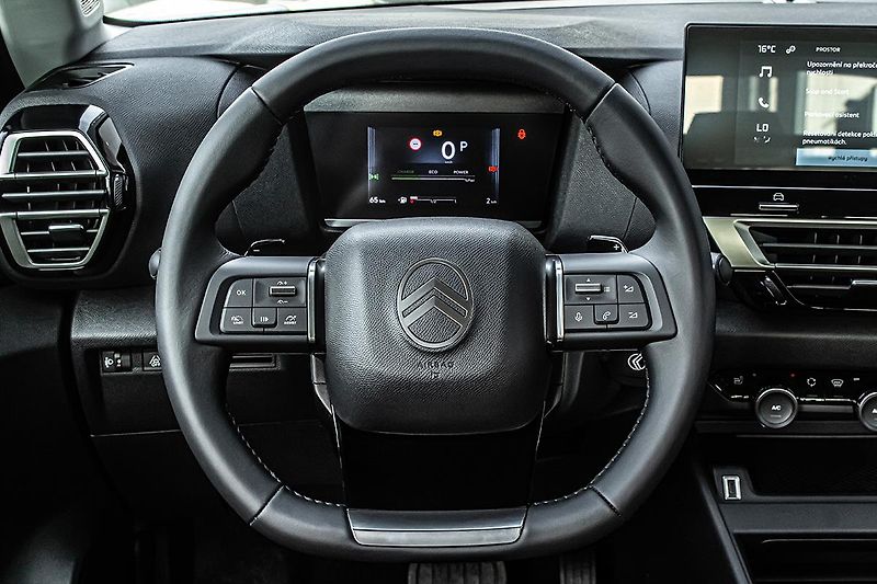 Citroën C4 (2026) 1,2 PLUS Hybrid 145k Automat - fotka 11 z 16