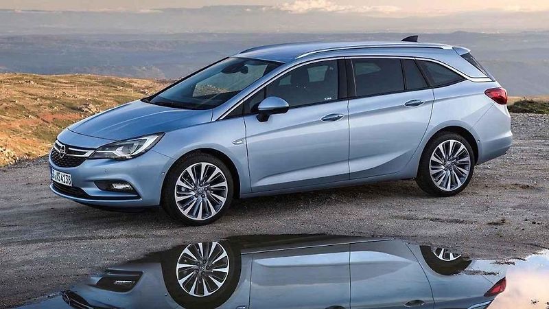 Mazda 6 si účtuje za kombi přesně tolik, co za sedan. Tedy 716 400 Kč.