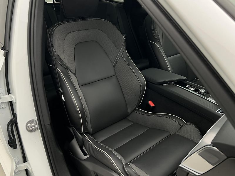Volvo XC60 B5 AWD BLACK EDITION PLUS AUT  - fotka 24 z 45