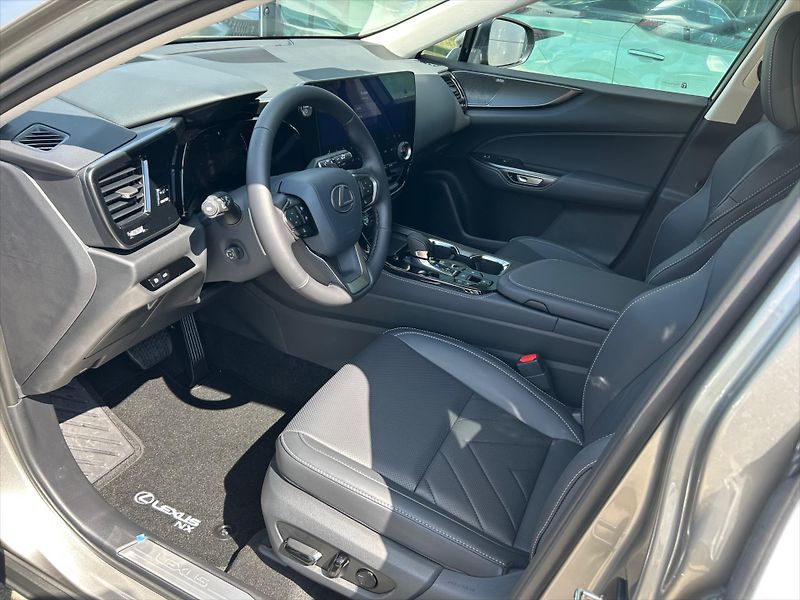 Lexus NX 350h 2.5   Luxury Panoramic - fotka 9 z 11