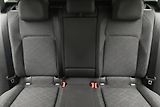 Volkswagen Golf 2,0 TDI 110 kW DSG Life Záruka - náhled 27