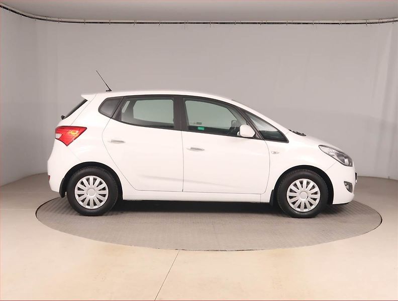 Hyundai ix20 (2016) 1.4 CRDi - fotka 6 z 14