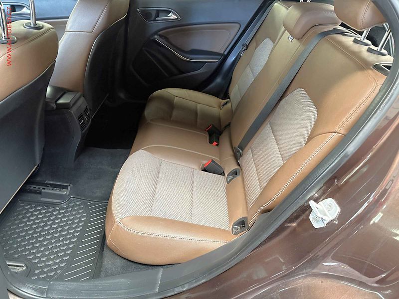 Mercedes-Benz GLA (2014) 2.2DCi 4Mat, ČR, AT - fotka 10 z 17