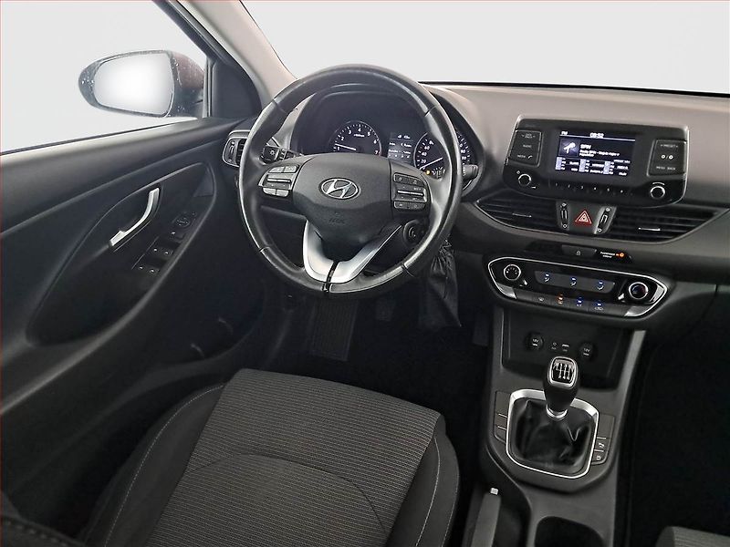 Hyundai i30 (2018) Trikolor 1.0 T-GDI, Serv.kniha - fotka 7 z 17