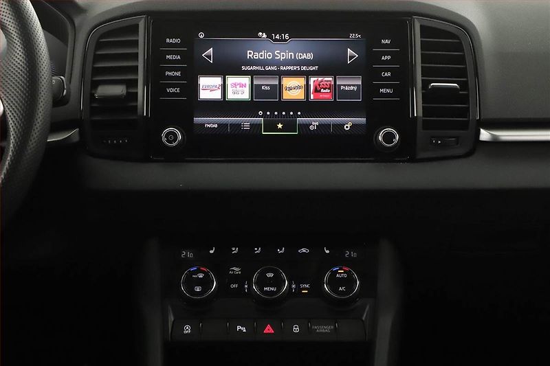 Škoda Karoq (2024) 1.5 TSI, Drive, FullLed - fotka 9 z 16