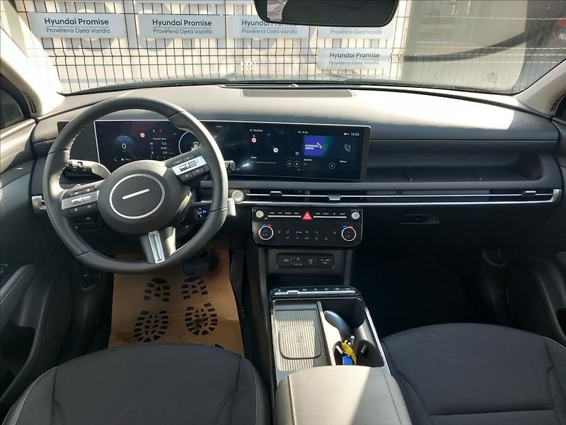 Hyundai Tucson 1,6 T-GDI 4WD DCT PREMIUM - fotka 9 z 21