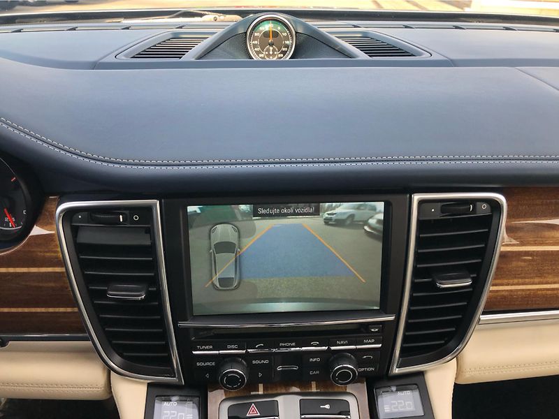 Porsche Panamera 4S - fotka 21 z 30
