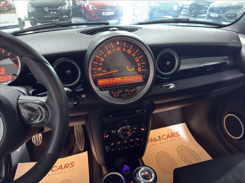 Mini Cooper 1,6   JWC RECARO SUPERSPRINT - fotka 11 z 34