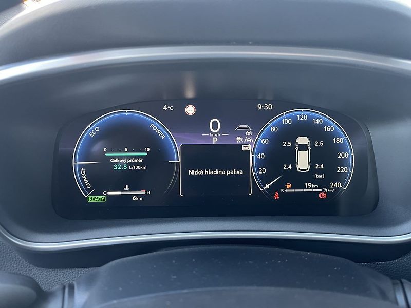 Toyota Corolla 1.8 hybrid Comfort - fotka 12 z 26