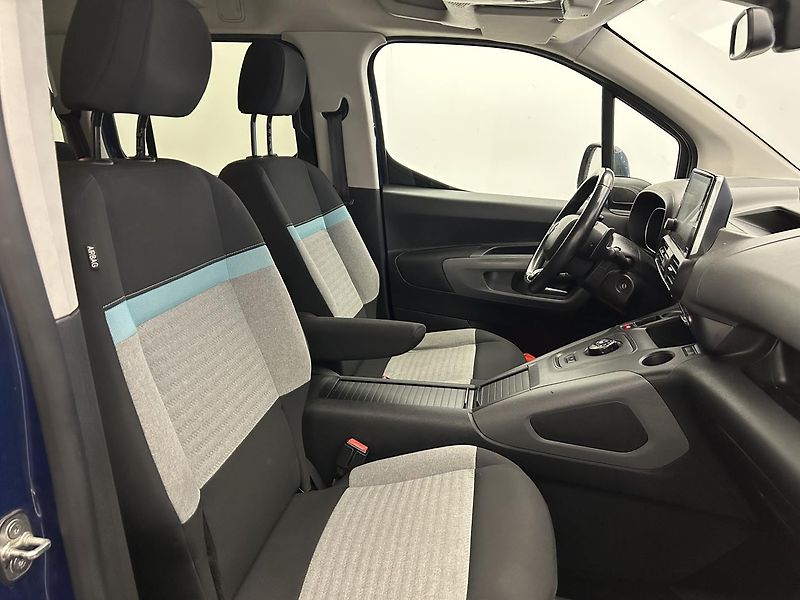 Citroën Berlingo 1.5 HDI XL SHINE EAT8 - fotka 19 z 21