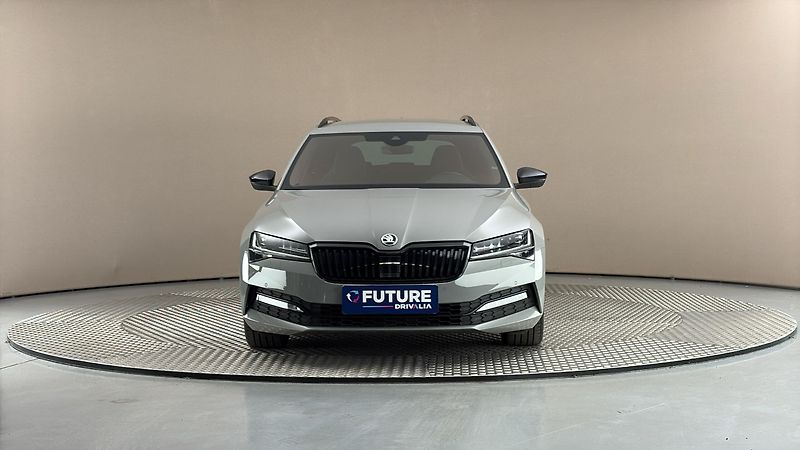 Škoda Superb 2.0 TDI DSG Sportline Combi - fotka 3 z 32