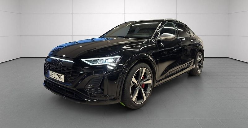 Audi SQ8 e-tron Sportback quattro Tažné - fotka 1 z 27