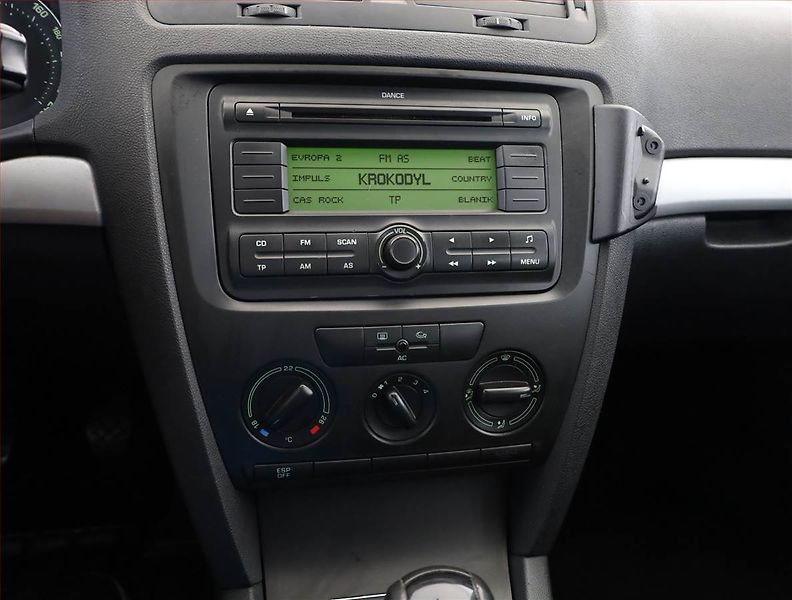 Škoda Octavia (2006) 1.9 TDI, po STK, Klima - fotka 9 z 14