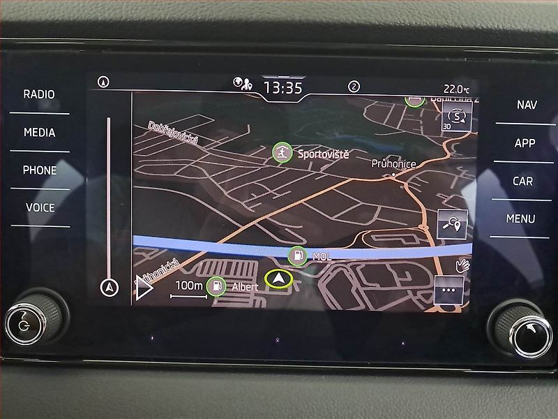 Škoda Karoq (2021) Style 1.5 TSI, Navi, Tempomat - fotka 16 z 18