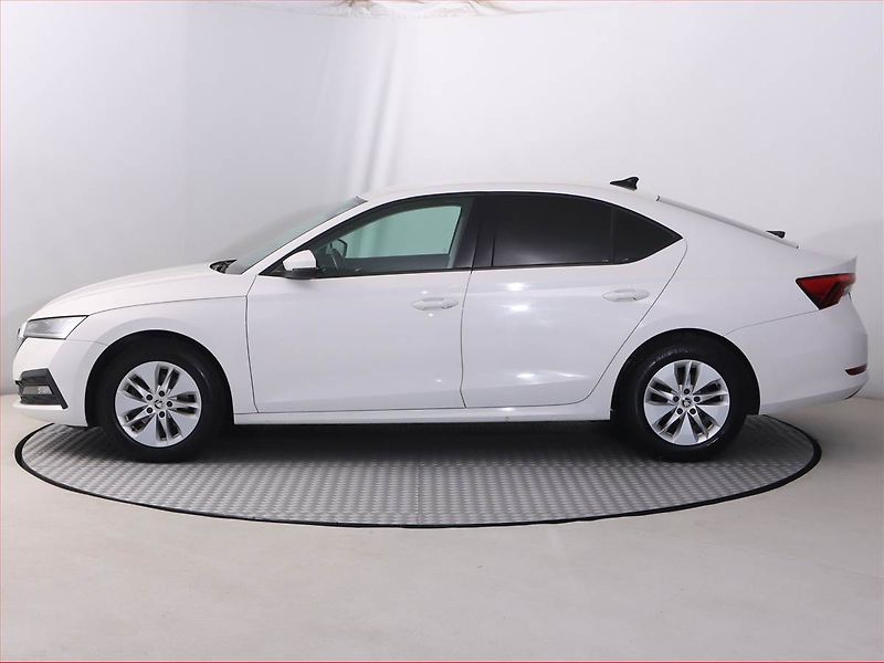 Škoda Octavia (2022) Ambition 2.0 TDI, Tempomat - fotka 3 z 20