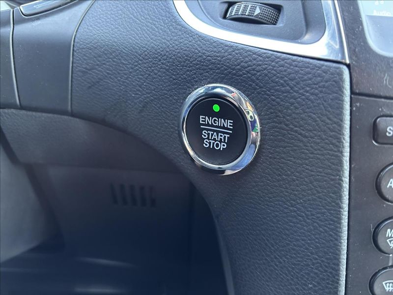 Ford S-MAX 2,5 HEV ST-Line 140kW - fotka 37 z 55