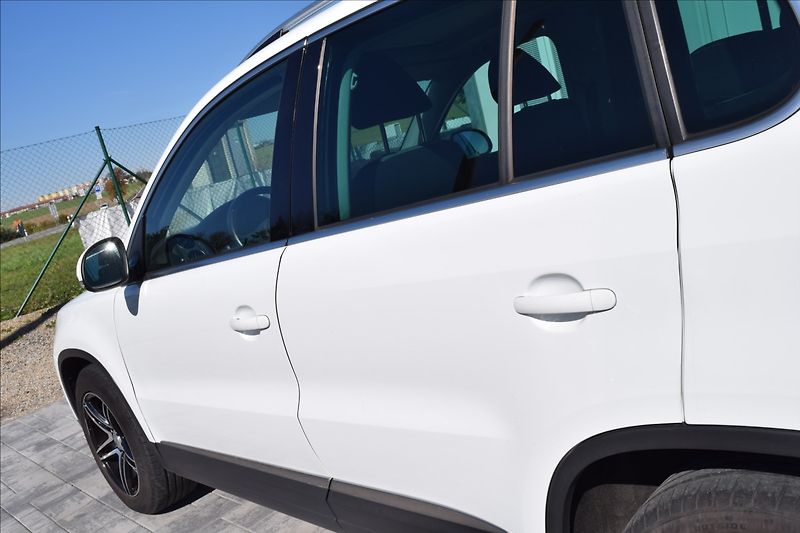 Volkswagen Tiguan 1,4 i 90kw BI-XENON PANORAMA - fotka 11 z 44