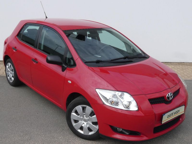 Toyota Auris (2009) 1,6 91KW - fotka 9 z 30