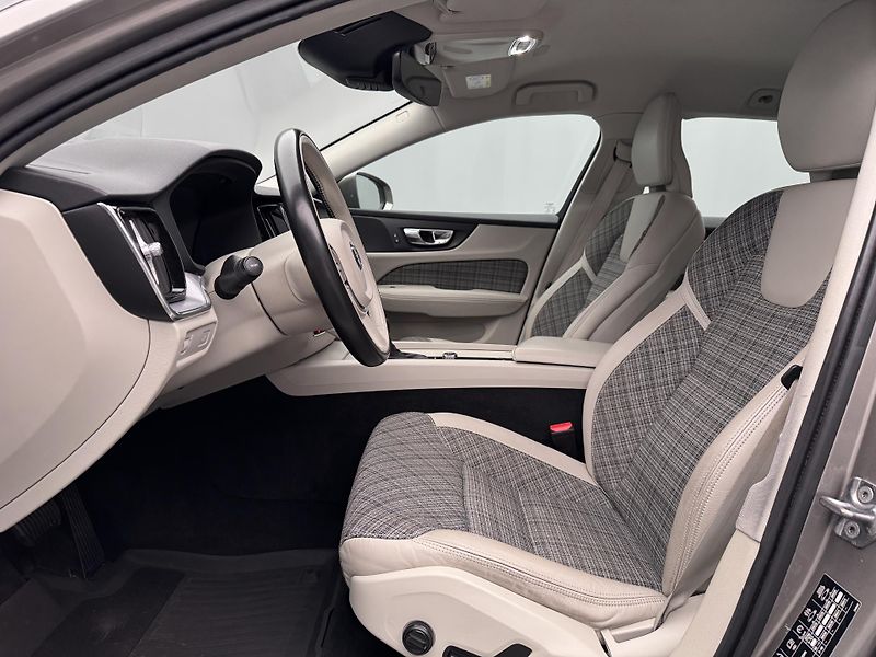 Volvo V60 CC D4 AWD MOMENTUM POLESTAR  - fotka 4 z 40