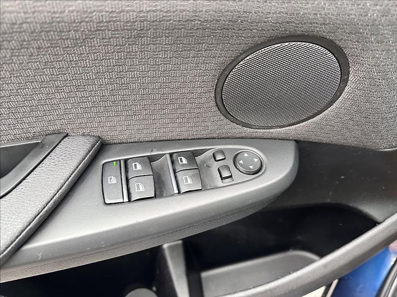 BMW X3 2,0 4x4 20i NAVIGACE - fotka 24 z 28