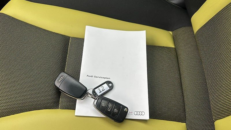 Audi A1 (2011) 1.4TFSi 90kW*Pano*Alu*PDC* - fotka 23 z 24