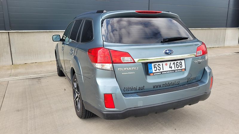 Subaru Legacy 2,5i 4x4 123 KW - fotka 10 z 24