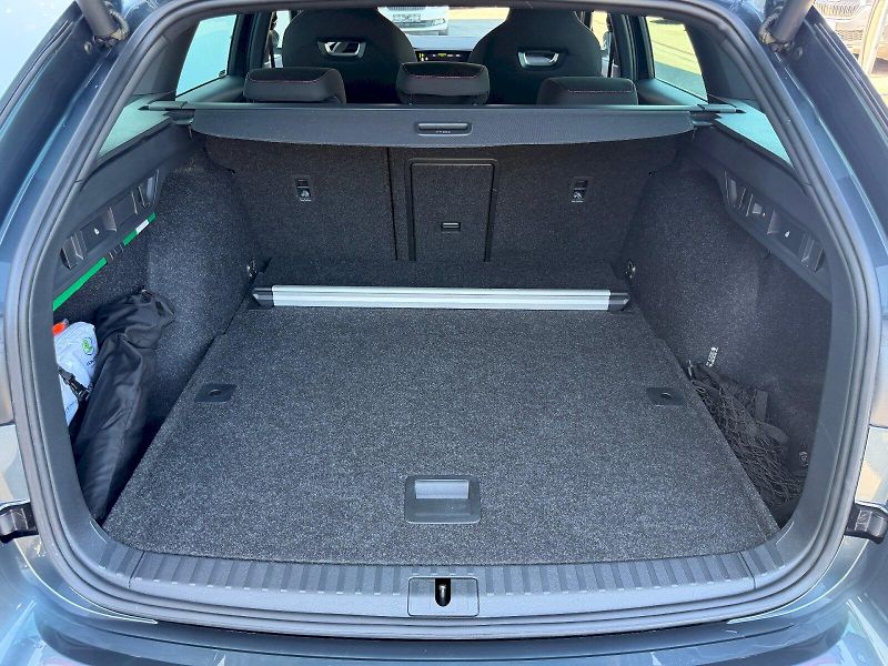 Škoda Octavia (2021) RS 2.0 TDI 147kW 4x4 - fotka 33 z 35