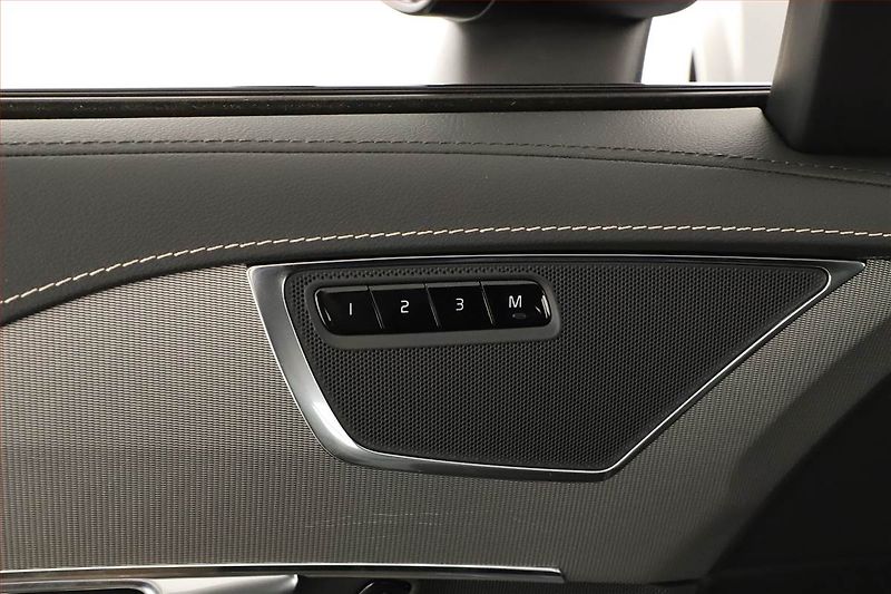 Volvo XC90 (2021) B5 AWD - fotka 20 z 20