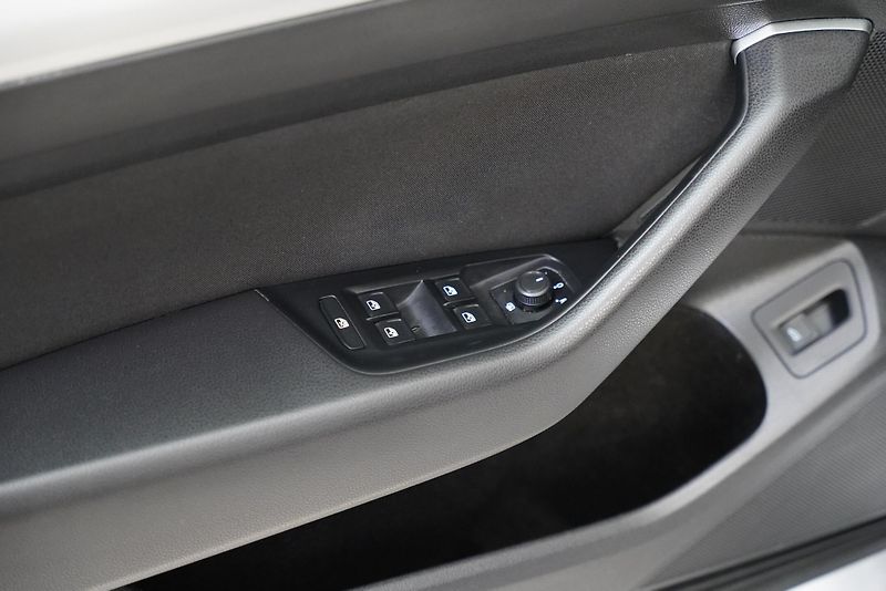 Volkswagen Passat - fotka 13 z 29