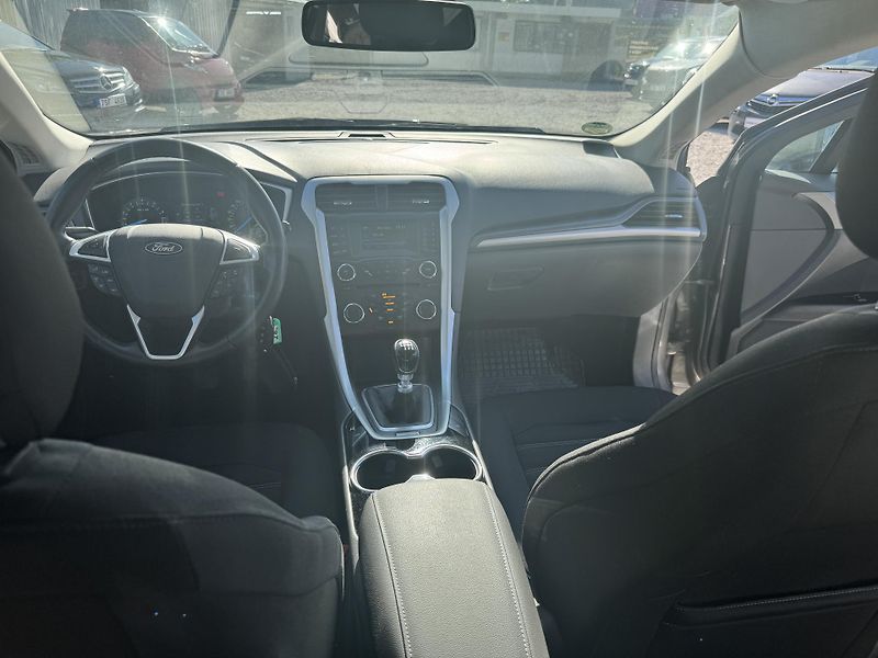 Ford Mondeo (2015) 1.5(118KW) 1MAJITEL,SERVISKA - fotka 23 z 45