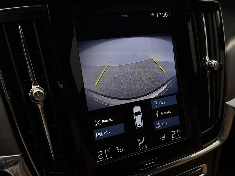 Volvo V90 D4 MOMENTUM PRO POLESTAR AUT - fotka 46 z 47