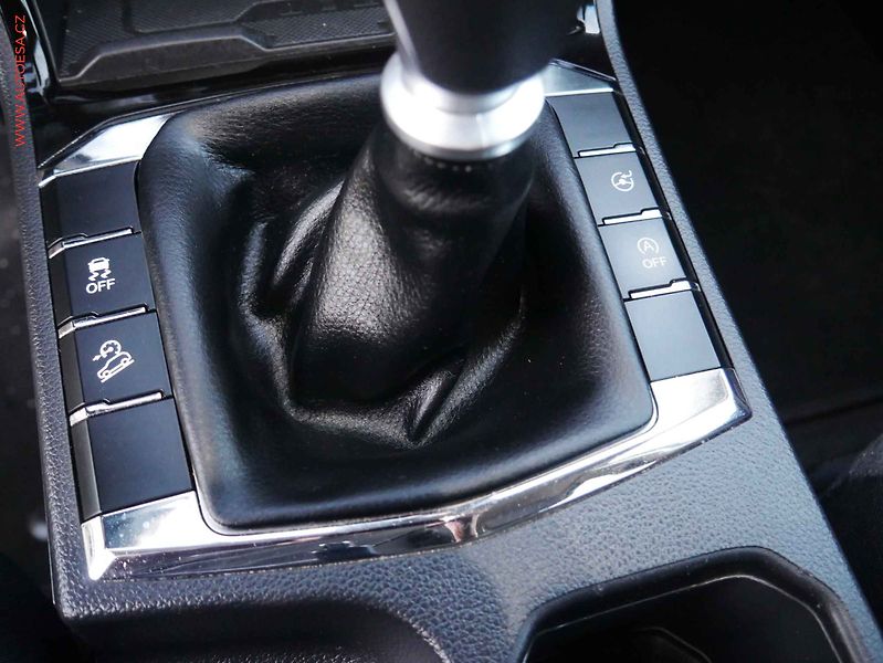SsangYong Korando (2024) 1.5 T-GDi, ČR, LED, kamera - fotka 14 z 18