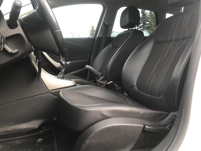 Opel Astra 1.4i 74 KW,KLIMA ,TEMPOMAT.... - fotka 9 z 16