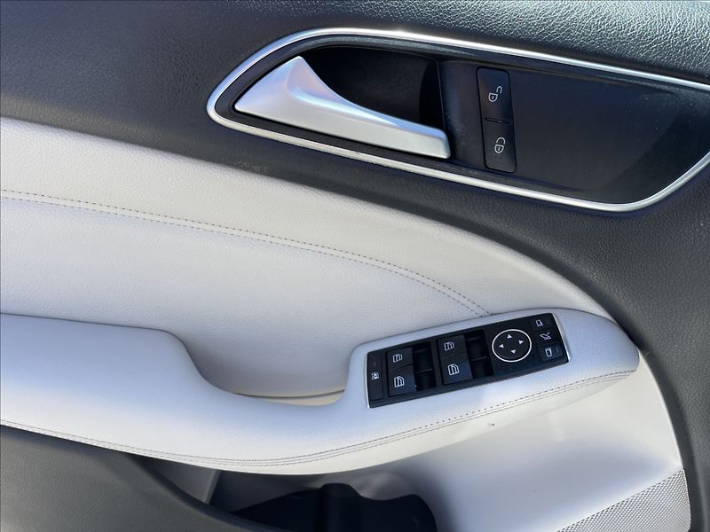 Mercedes-Benz Třídy B 1,8 200CDi 100kw Automat, Kůže - fotka 22 z 34