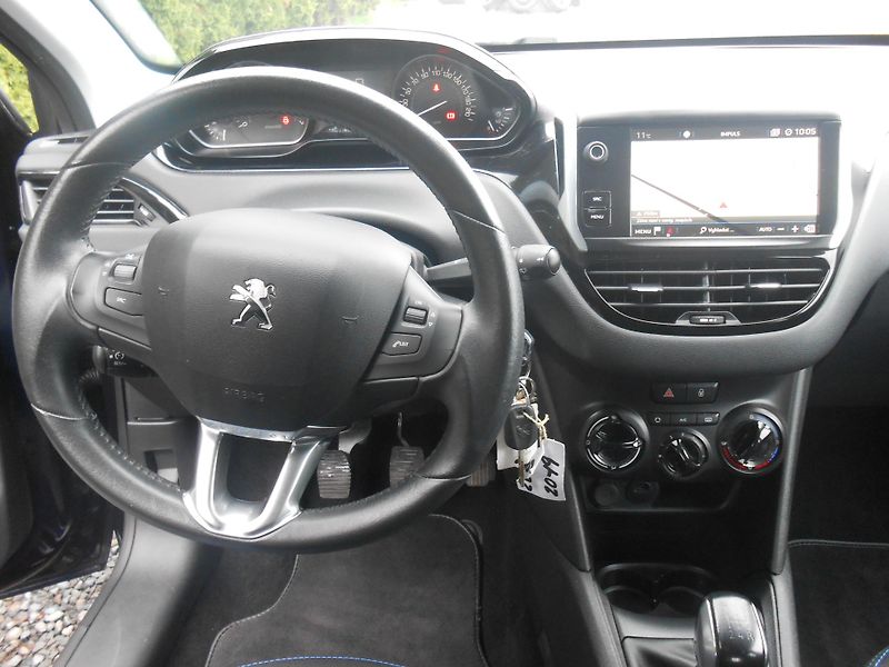 Peugeot 208 NAVI, CHROM, LED, 87TKm - fotka 31 z 37