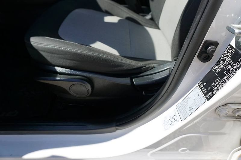 Hyundai i10 (2022) 1.MAJ. NOVÉ V ČR - fotka 11 z 30