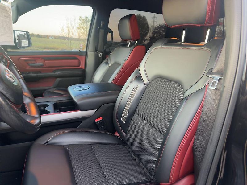 Dodge RAM (2022) 1500 Rebel 3,0 EcoDiesel 2022 - fotka 14 z 19