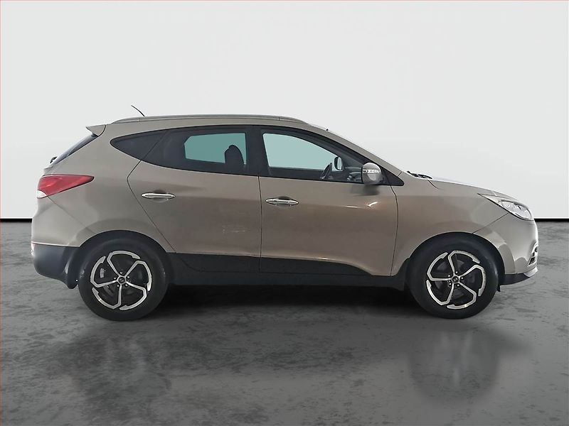Hyundai ix35 (2010) 2.0 CRDi, 4X4, Automat - fotka 6 z 17