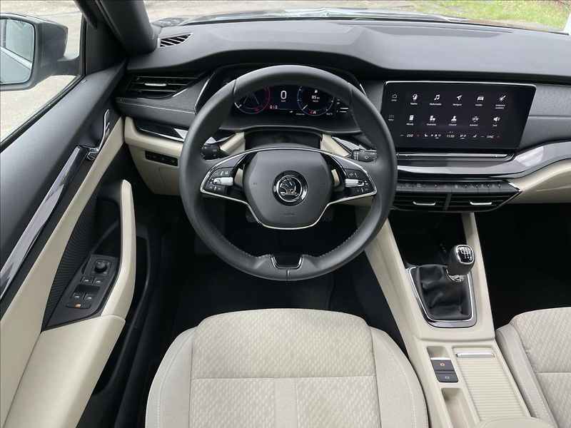 Škoda Octavia 1,5 TSI Style LED+AutoAC+PDC - fotka 6 z 19