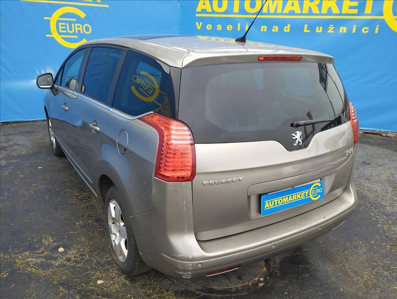 Peugeot 5008 1,6 Hdi - fotka 6 z 13